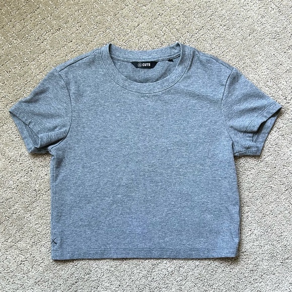 Cuts Tomboy Tee Cropped - Picture 7 of 8